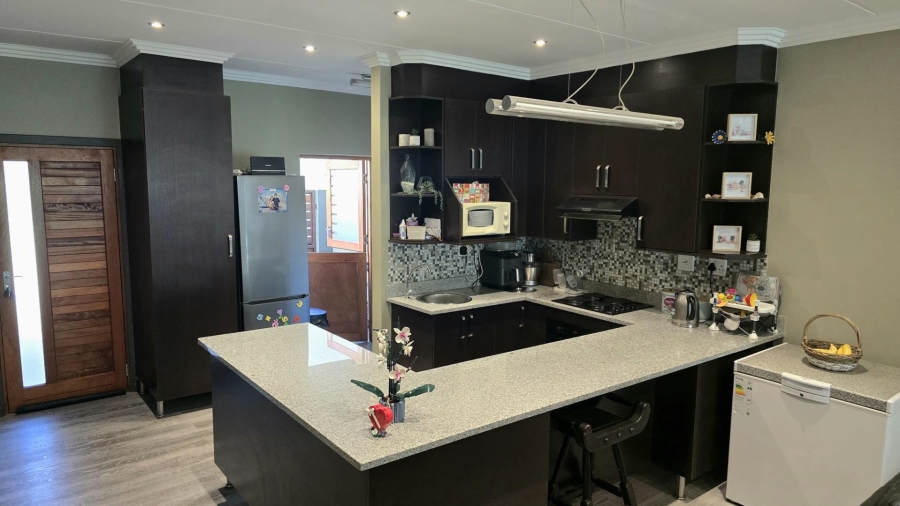 3 Bedroom Property for Sale in Woodland Hills Free State